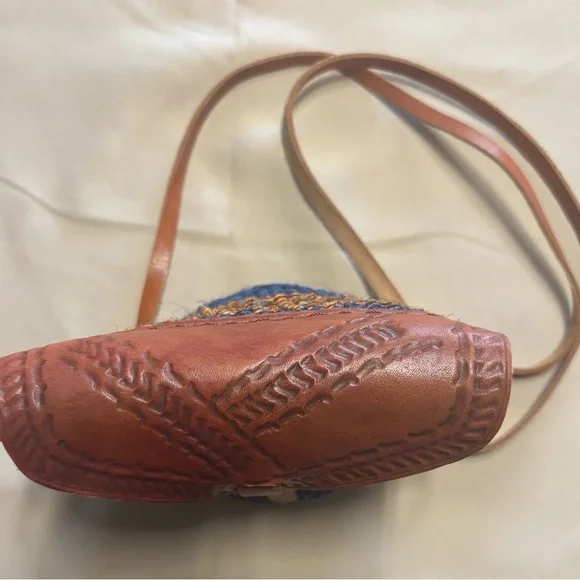 Woven Blue & Brown Crossbody Bucket Bag Leather Patterned Top Closure Straps - Picture 2 of 15
